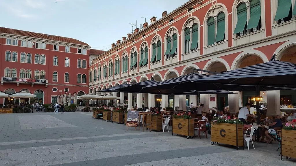 City Center Apartment Good Life Split